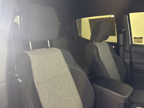 Used 2023 Toyota Tacoma TRD Off-Road image 26