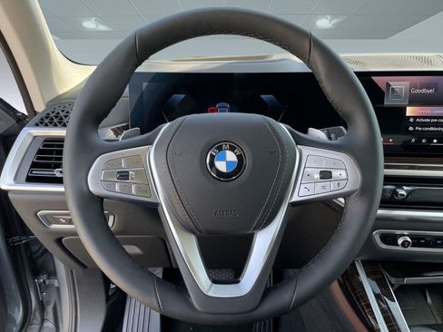 Used 2026 BMW X7 xDrive40i w/ Premium Package image 16