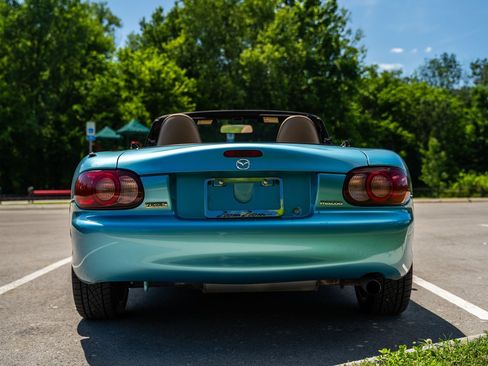 Used 2001 MAZDA MX-5 Miata RWD image 15