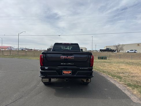 Used 2024 GMC Sierra 3500 Denali w/ Technology Package image 7