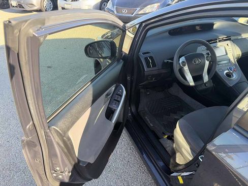 Used 2013 Toyota Prius Two FWD image 6