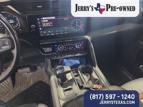 Used 2023 GMC Sierra 1500 AT4 w/ AT4 Preferred Package AWD/4WD image 10