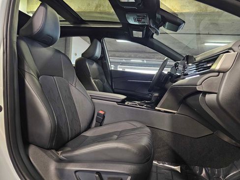 Used 2025 Toyota Camry XSE w/ Premium Plus Package image 35