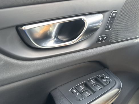 Used 2023 Volvo S60 B5 Plus w/ Climate Package FWD image 20