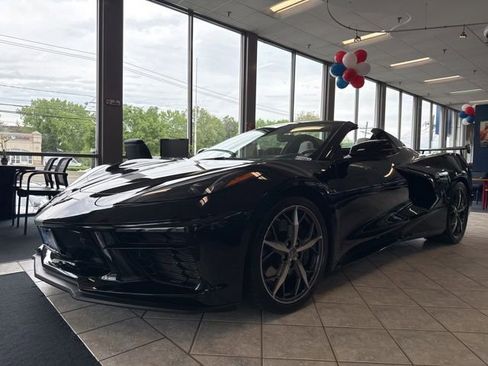 Used 2022 Chevrolet Corvette Stingray Preferred Conv w/ Z51 Performance Package RWD image 3