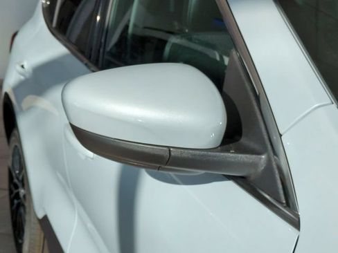 New 2025 Ford Escape SE w/ Class II Trailer Tow Package FWD image 11