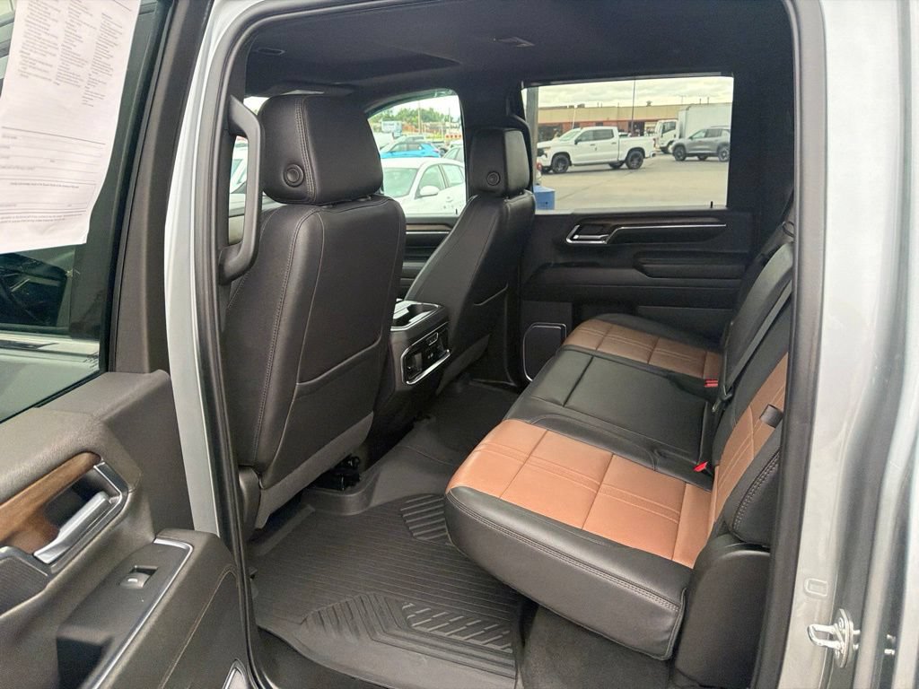 Used 2024 Chevrolet Silverado 3500 High Country w/ High Country Premium Package AWD/4WD image 15