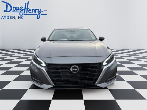 Used 2024 Nissan Altima 2.5 SV image 8