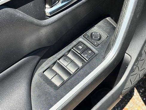 Used 2020 Toyota RAV4 XLE FWD image 15