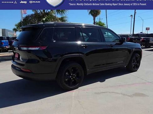 Used 2024 Jeep Grand Cherokee L Altitude AWD/4WD image 8