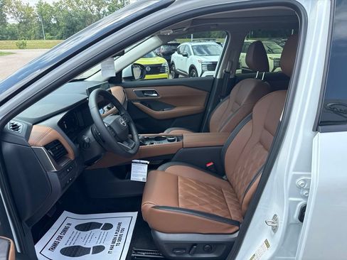New 2026 Nissan Rogue Platinum w/ Platinum Premium Package AWD/4WD image 9