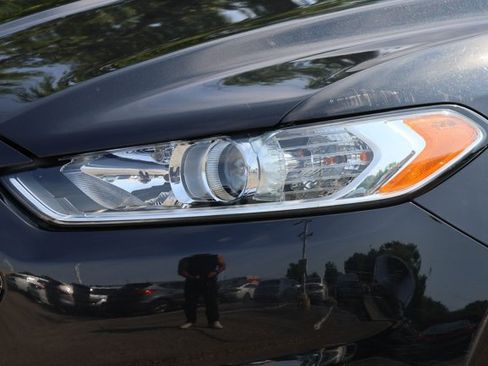 Used 2014 Ford Fusion Titanium FWD image 10
