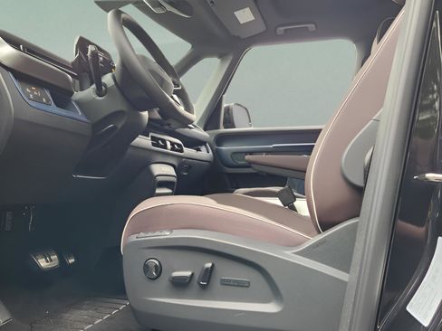 New 2025 Volkswagen ID. Buzz Pro S image 10