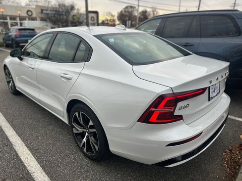 Certified 2025 Volvo S60 B5 Core image 5