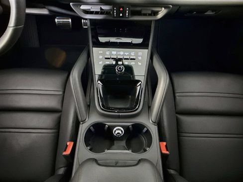 Certified 2026 Porsche Cayenne E-Hybrid Coupe AWD/4WD image 16