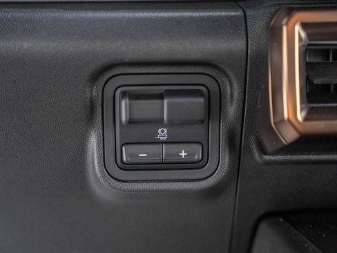 Used 2024 GMC Hummer EV 2X image 30