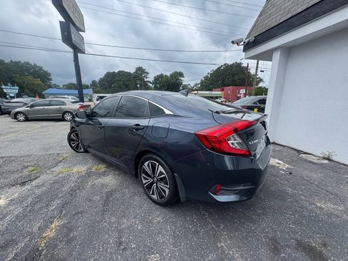 Used 2017 Honda Civic EX-L image 7
