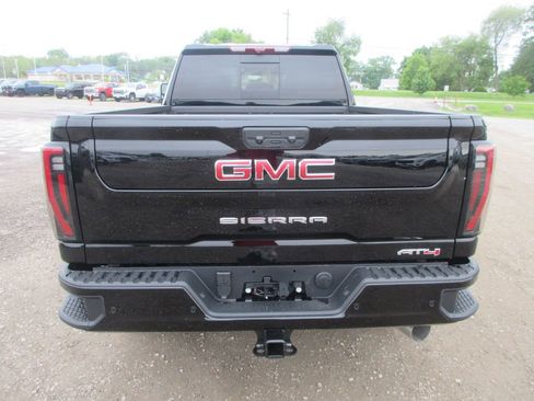 New 2026 GMC Sierra 2500 AT4 w/ AT4 Premium Plus Package AWD/4WD image 5
