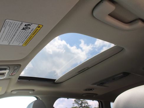 Used 2024 Kia Telluride EX w/ EX Captain's Chair Package FWD image 65