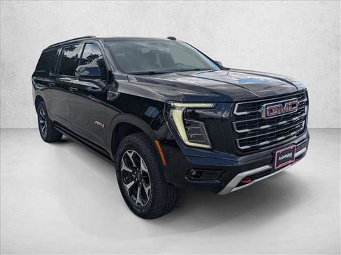 Used 2025 GMC Yukon XL AT4 w/ AT4 Premium Plus Package AWD/4WD image 3