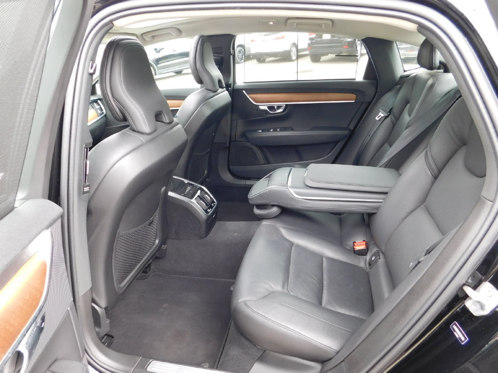 Used 2022 Volvo S90 B6 Momentum AWD/4WD image 15