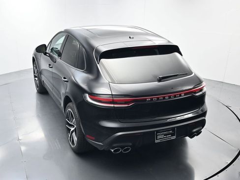 Certified 2024 Porsche Macan AWD/4WD image 34