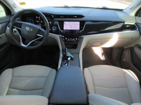 Used 2023 Cadillac XT6 Premium Luxury w/ Technology Package image 11