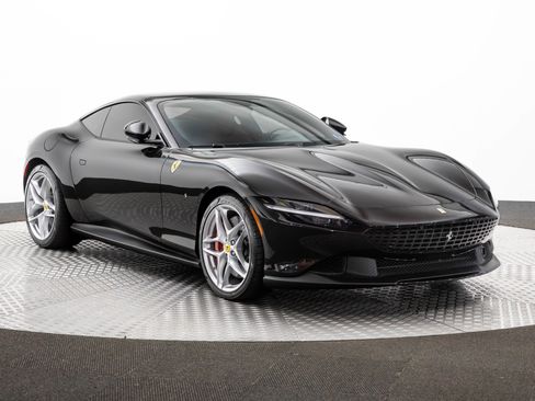 Certified 2022 Ferrari Roma RWD image 11