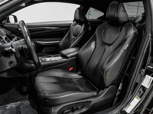 Used 2017 INFINITI Q60 Red Sport 400 RWD image 39