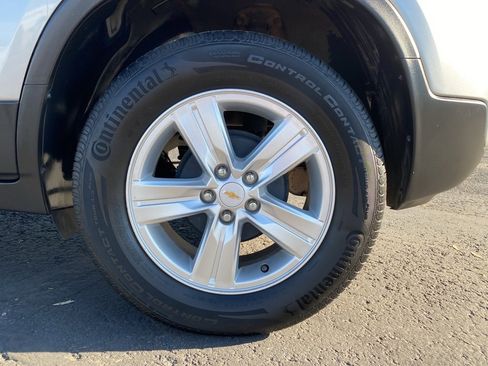 Used 2017 Chevrolet Trax LT w/ LT Convenience Package image 18