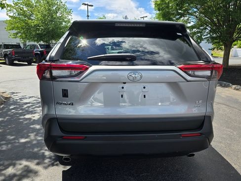 Certified 2023 Toyota RAV4 LE AWD/4WD image 6