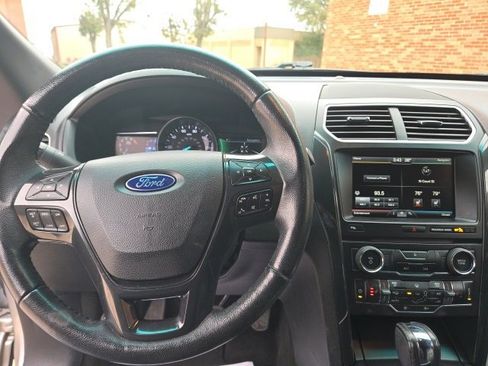 Used 2016 Ford Explorer XLT w/ Equipment Group 202A image 13
