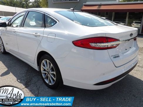 Used 2018 Ford Fusion Energi SE image 3