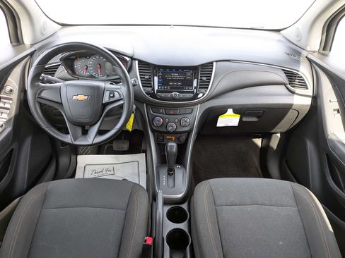 Used 2018 Chevrolet Trax LS FWD image 16