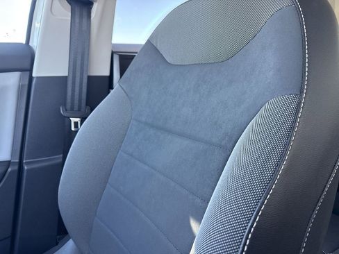 Used 2022 Volkswagen Taos SE image 37