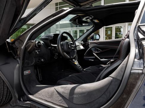 Used 2025 McLaren 750S RWD image 51