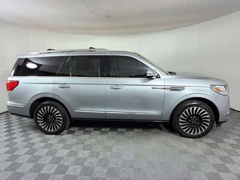 Used 2021 Lincoln Navigator Black Label w/ Cargo Convenience Package image 9