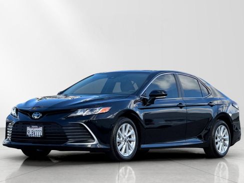 Used 2024 Toyota Camry LE image 8