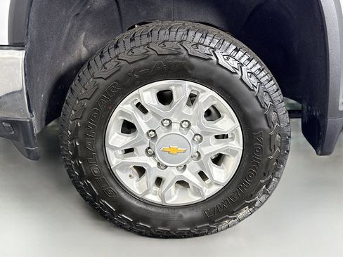 Used 2023 Chevrolet Silverado 2500 LT w/ Convenience Package image 38