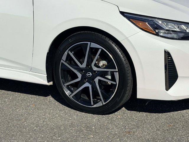 Used 2024 Nissan Sentra SR w/ SR Premium Package FWD image 7
