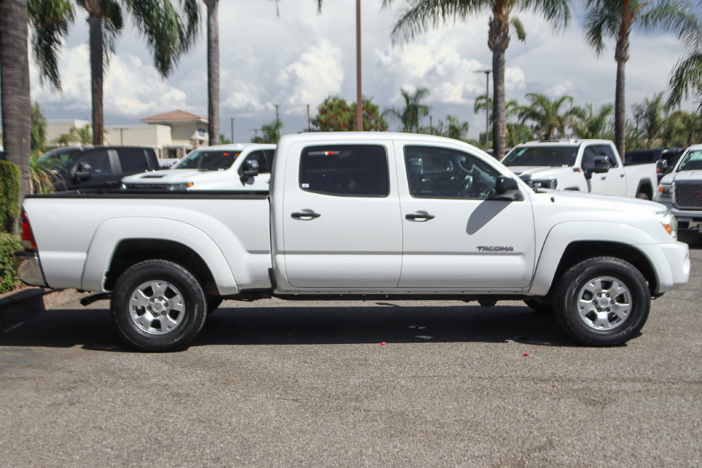 Used 2011 Toyota Tacoma 4x4 Double Cab w/ SR5 Pkg #2 w/JBL Audio image 10
