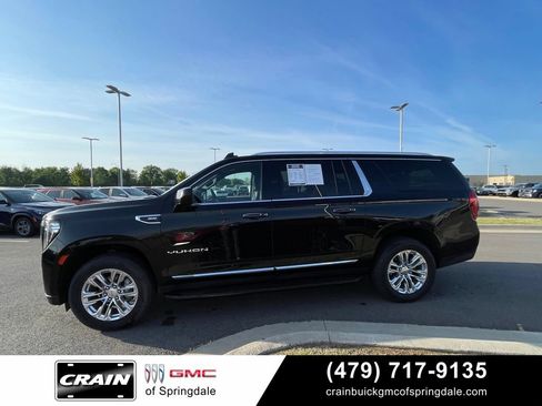 Used 2023 GMC Yukon XL SLT AWD/4WD image 4