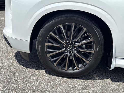 Used 2025 INFINITI QX80 Autograph w/ Autograph Exterior Package AWD/4WD image 11