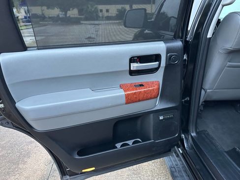 Used 2019 Toyota Sequoia Platinum image 17