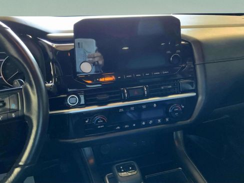 Used 2023 Nissan Pathfinder SL image 29