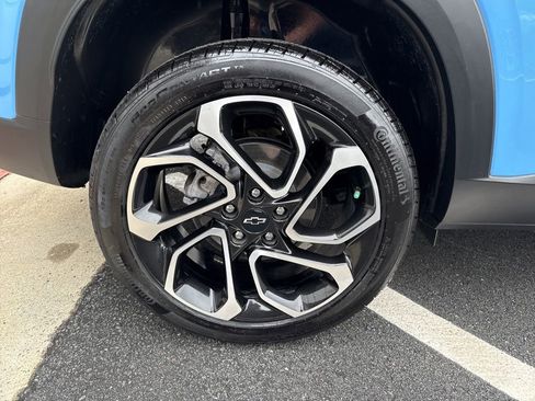 Used 2024 Chevrolet Trax RS w/ Sunroof Package image 9