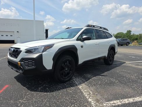 Used 2025 Subaru Outback Wilderness AWD/4WD image 4