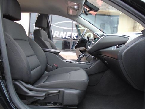 Used 2021 Chevrolet Malibu LT w/ Midnight Edition image 12