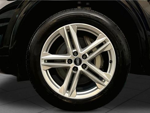 Used 2024 Audi Q5 e Premium Plus w/ Premium Plus Package AWD/4WD image 11