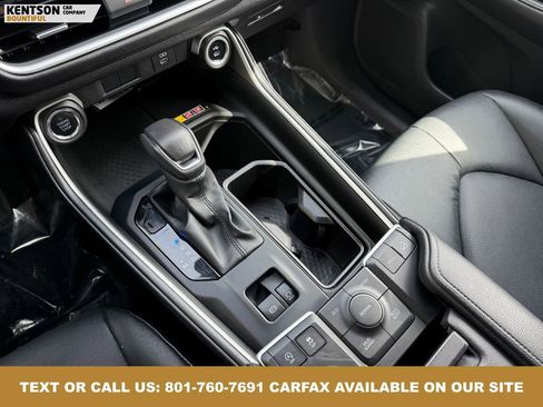 Used 2025 Toyota Grand Highlander AWD image 25